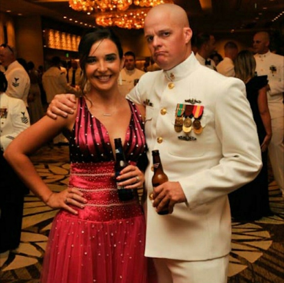 💃🎉👀 Black/Pink Evening Gown - Picture 5 of 7